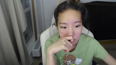 mira_g online show from November 30, 2:35 pm