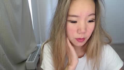 Snapshot of mira_g chatting on October 20, 8:52 am mira_g online show from October 20, 8:52 am