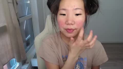 Snapshot of mira_g chatting on February 24, 12:59 pm mira_g online show from February 24, 12:59 pm