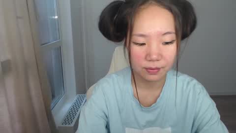 Snapshot of mira_g chatting on March 7, 7:30 am mira_g online show from March 7, 7:30 am