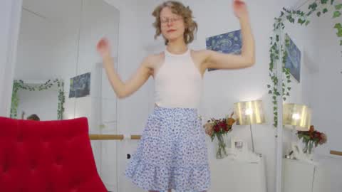 Snapshot of mira_marni chatting on October 20, 11:04 am mira_marni online show from October 20, 11:04 am