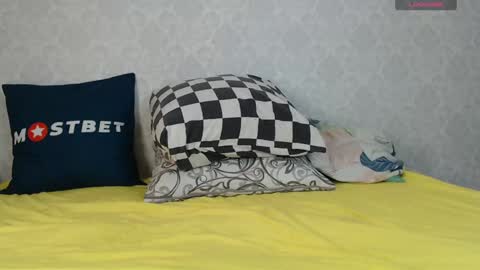 mira_one_ online show from December 29, 10:45 am