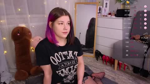 Snapshot of mirafalls chatting on February 4, 5:21 am Mira online show from February 4, 5:21 am