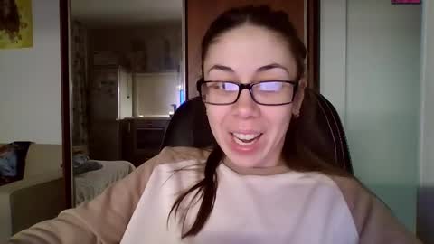 Snapshot of miranda_wish chatting on December 28, 5:35 pm MIRANDA online show from December 28, 5:35 pm