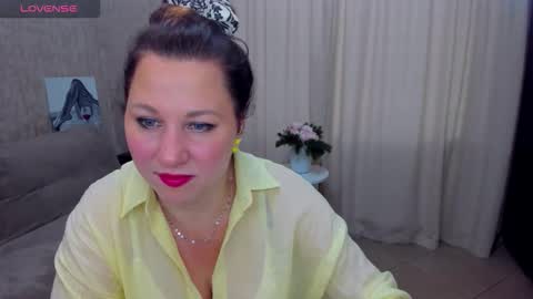Snapshot of mirandadyson chatting on September 23, 10:09 am MirandaDyson online show from September 23, 10:09 am