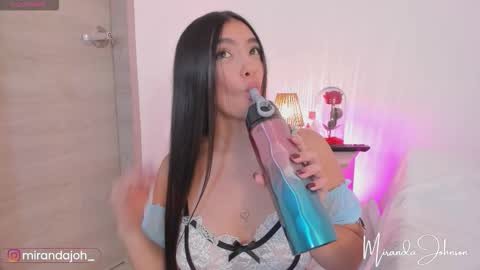 Snapshot of mirandajohnson_ chatting on September 11, 9:27 pm Miranda online show from September 11, 9:27 pm