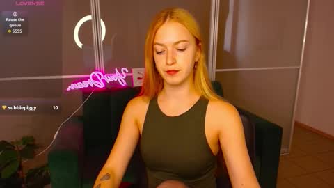 Snapshot of mirandamayers chatting on September 29, 11:42 am MirandaMayers online show from September 29, 11:42 am