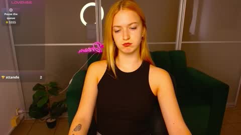 Snapshot of mirandamayers chatting on October 6, 12:01 pm MirandaMayers online show from October 6, 12:01 pm