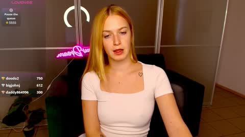 Snapshot of mirandamayers chatting on October 14, 12:08 pm MirandaMayers online show from October 14, 12:08 pm