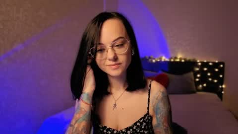 MiraSkyy online show from June 20, 7:20 pm