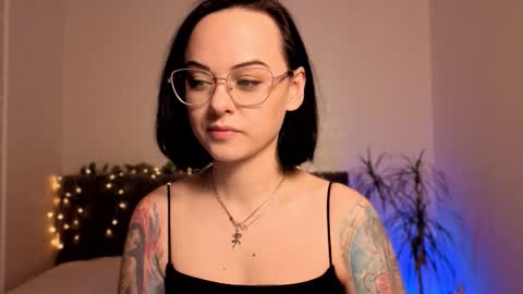 MiraSkyy online show from December 4, 7:13 pm