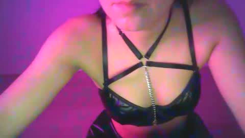 Mirra online show from October 9, 9:53 pm
