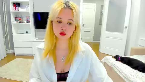 miss__selena online show from December 1, 1:09 pm