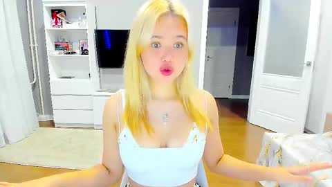 miss__selena online show from November 14, 9:16 pm