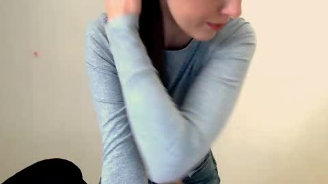 Snapshot of miss_angelina_ chatting on October 8, 6:19 am Angelina online show from October 8, 6:19 am