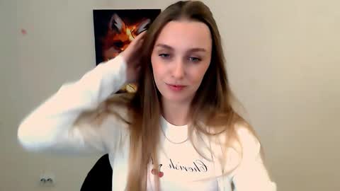 Snapshot of miss_angelina_ chatting on October 16, 6:35 am Angelina online show from October 16, 6:35 am