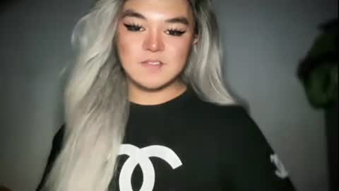 Anita  online show from February 25, 8:01 pm