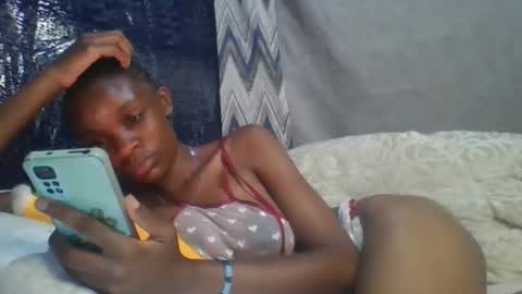 miss_belllo online show from February 14, 3:05 pm