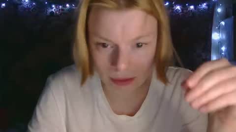 Snapshot of miss_elistia_ chatting on September 27, 5:43 pm Elis online show from September 27, 5:43 pm