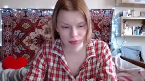 Snapshot of miss_elistia_ chatting on March 5, 10:55 am Elis online show from March 5, 10:55 am