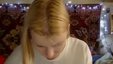 Snapshot of miss_elistia_ chatting on September 16, 11:12 am Elis online show from September 16, 11:12 am