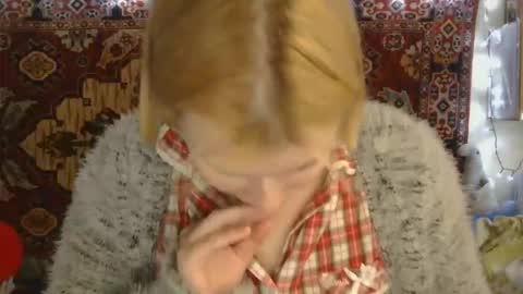 Snapshot of miss_elistia_ chatting on October 17, 11:58 am Elis online show from October 17, 11:58 am