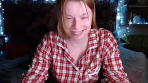 Snapshot of miss_elistia_ chatting on March 10, 3:09 pm Elis online show from March 10, 3:09 pm