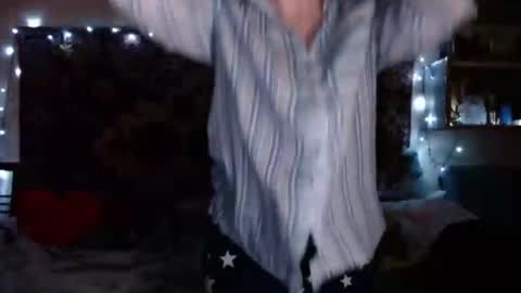 Snapshot of miss_elistia_ chatting on February 14, 3:36 pm Elis online show from February 14, 3:36 pm