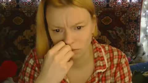 Snapshot of miss_elistia_ chatting on October 10, 11:49 am Elis online show from October 10, 11:49 am