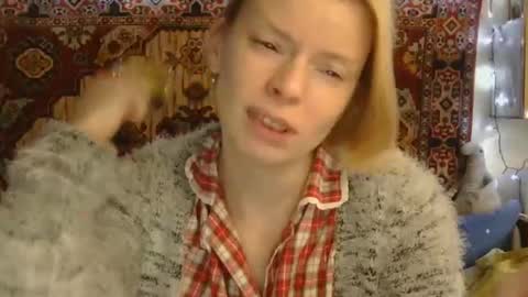 Snapshot of miss_elistia_ chatting on October 15, 11:44 am Elis online show from October 15, 11:44 am
