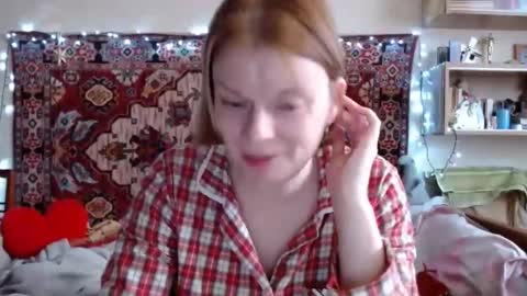 Snapshot of miss_elistia_ chatting on March 7, 10:56 am Elis online show from March 7, 10:56 am