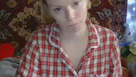 Snapshot of miss_elistia_ chatting on October 13, 11:12 am Elis online show from October 13, 11:12 am