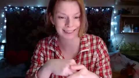 Snapshot of miss_elistia_ chatting on March 3, 3:32 pm Elis online show from March 3, 3:32 pm