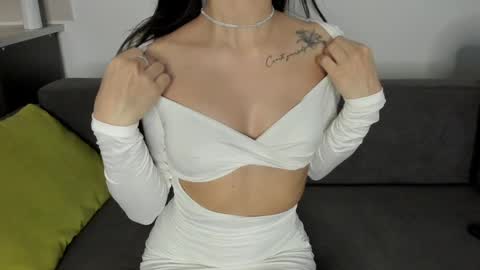 Emily online show from December 25, 4:43 pm