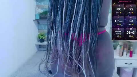 miss_evans_ online show from April 17, 1:35 pm