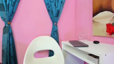 Snapshot of miss_flora chatting on February 10, 1:14 am Monica Patricia online show from February 10, 1:14 am