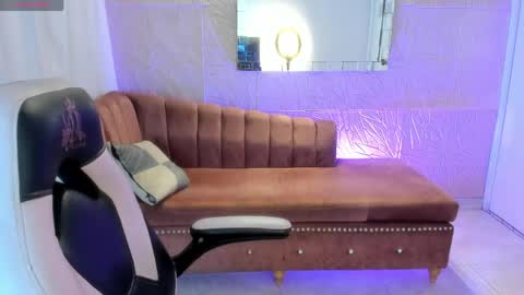 Isabella online show from June 3, 3:06 pm