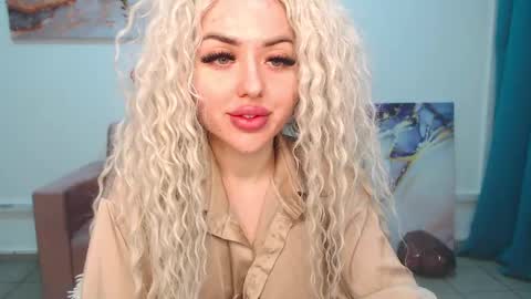 Snapshot of miss_kiten chatting on February 10, 7:49 pm miss_kiten online show from February 10, 7:49 pm