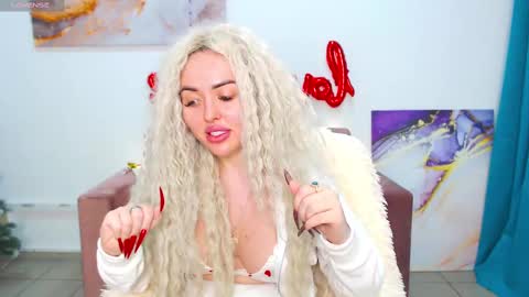 Snapshot of miss_kiten chatting on February 23, 10:20 pm miss_kiten online show from February 23, 10:20 pm