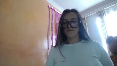 lilieth  online show from March 14, 5:06 pm