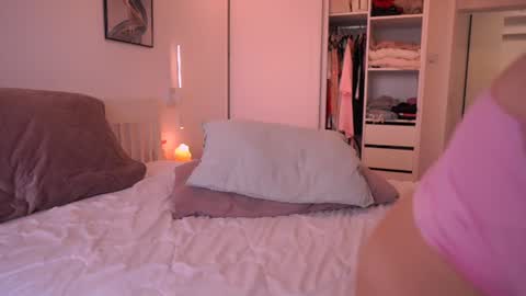 Maya online show from June 15, 2:42 pm