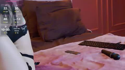 Olivia online show from December 3, 7:47 pm