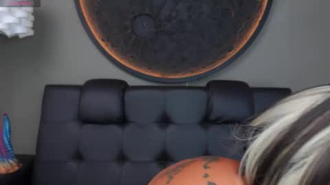 Vaiolette online show from December 19, 11:17 am