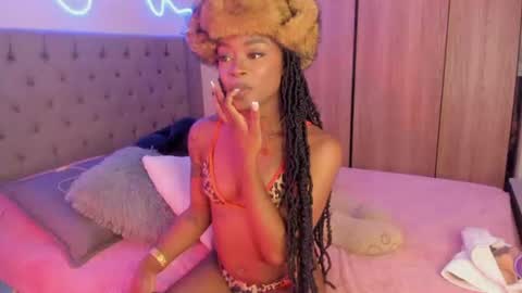 Tay Tay Independent Model   online show from August 6, 8:34 am