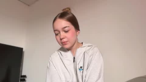 Ameliahs online show from October 3, 3:31 pm