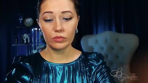 The divine Beverly online show from May 1, 5:12 am
