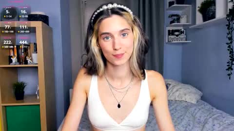 Snapshot of misschaotic_ chatting on September 25, 11:17 am Shelley online show from September 25, 11:17 am