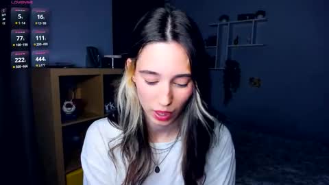 Snapshot of misschaotic_ chatting on September 23, 7:24 am Shelley online show from September 23, 7:24 am