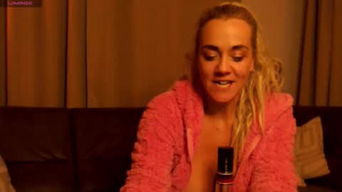 Miss conly online show from January 7, 9:09 pm