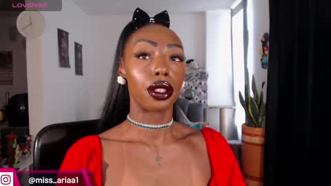 Emilie Diaz online show from May 7, 5:19 pm